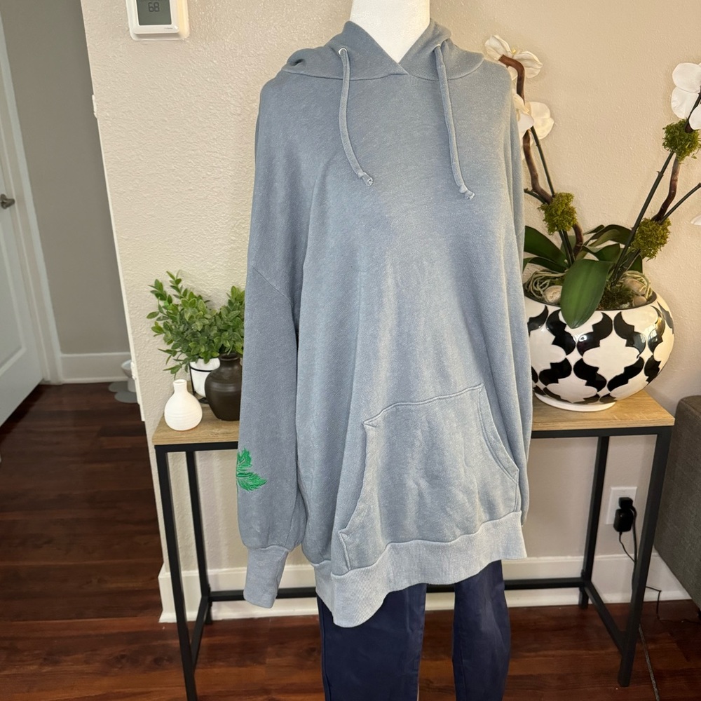 WILDFOX Floral Oversized Hoodie (M)